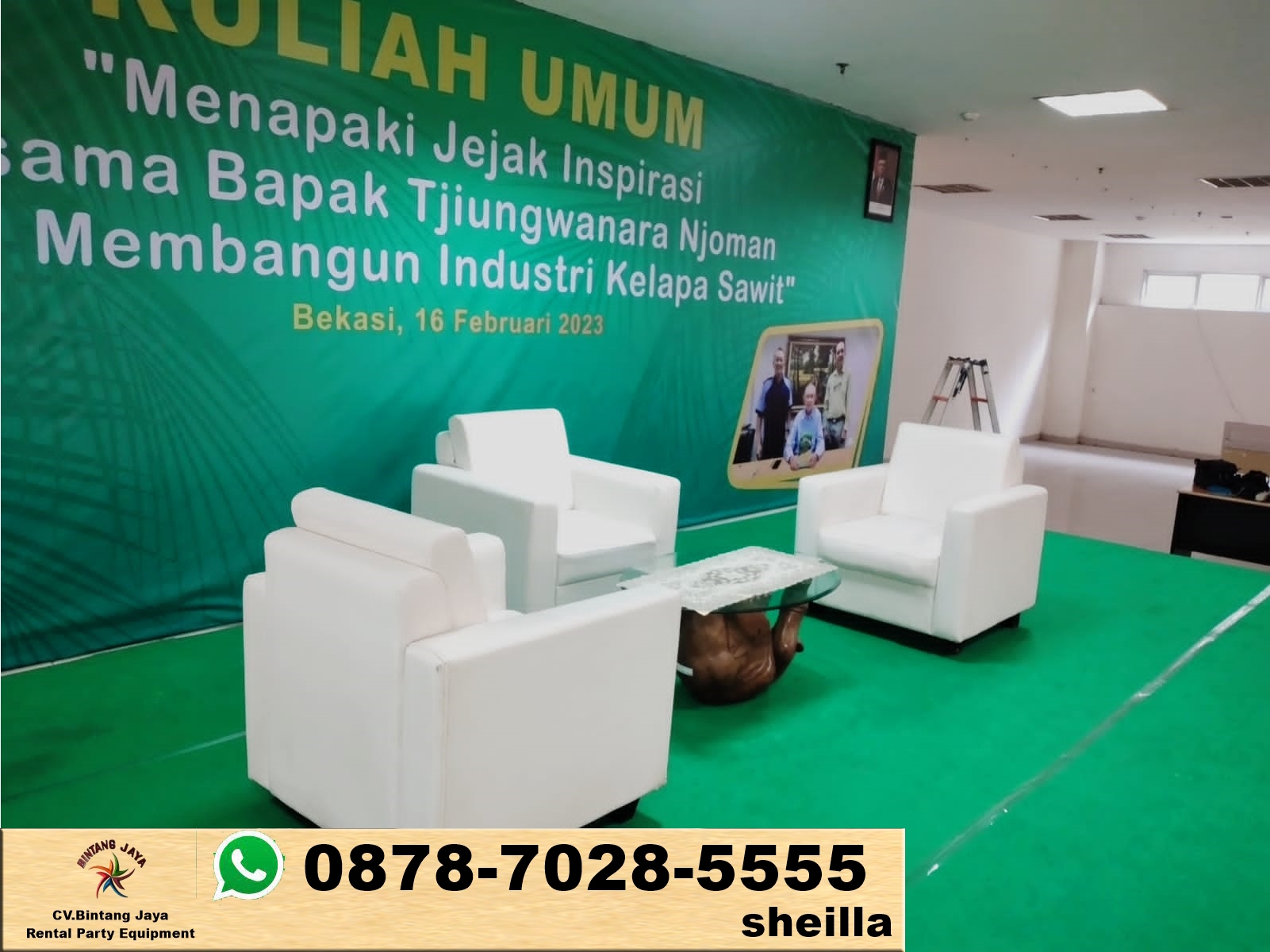 meja minimalis kaca.