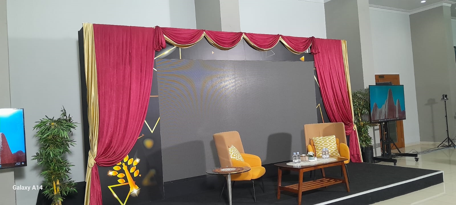 Layanan Sewa Backdrop Hotel Mercure Jakarta