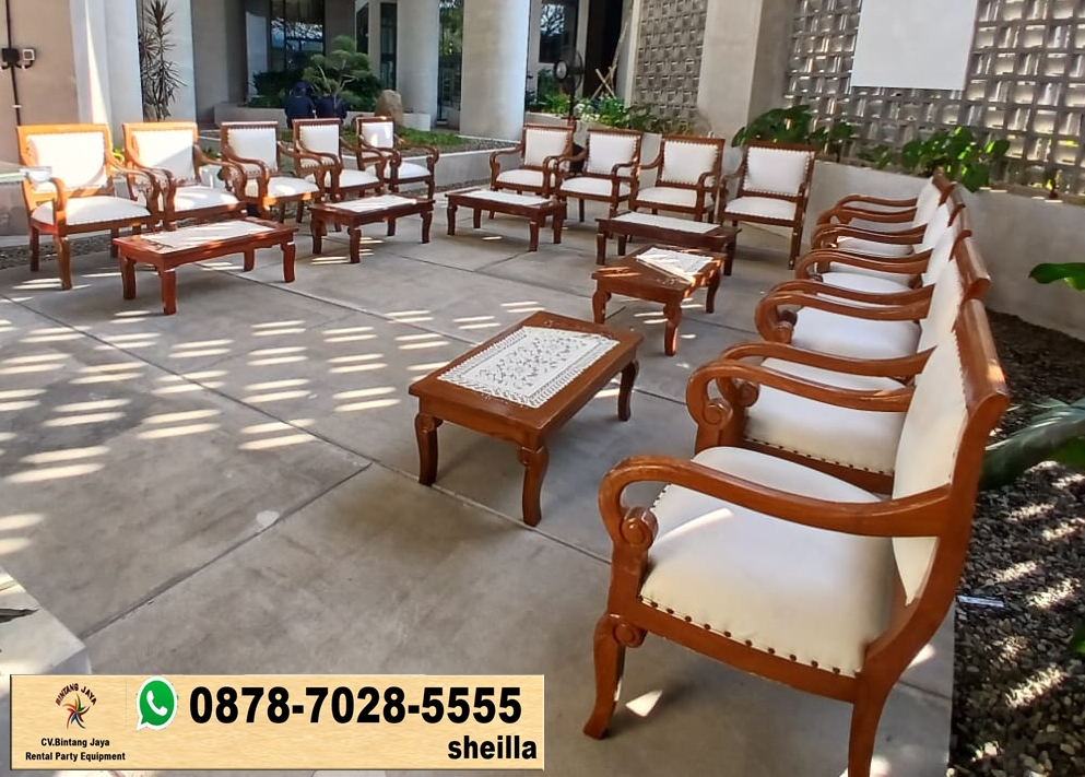 Menyewakan Type Kursi VIP Kayu Dan Standar Jakarta