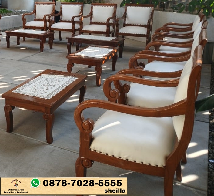 Menyewakan Type Kursi VIP Kayu Dan Standar Jakarta