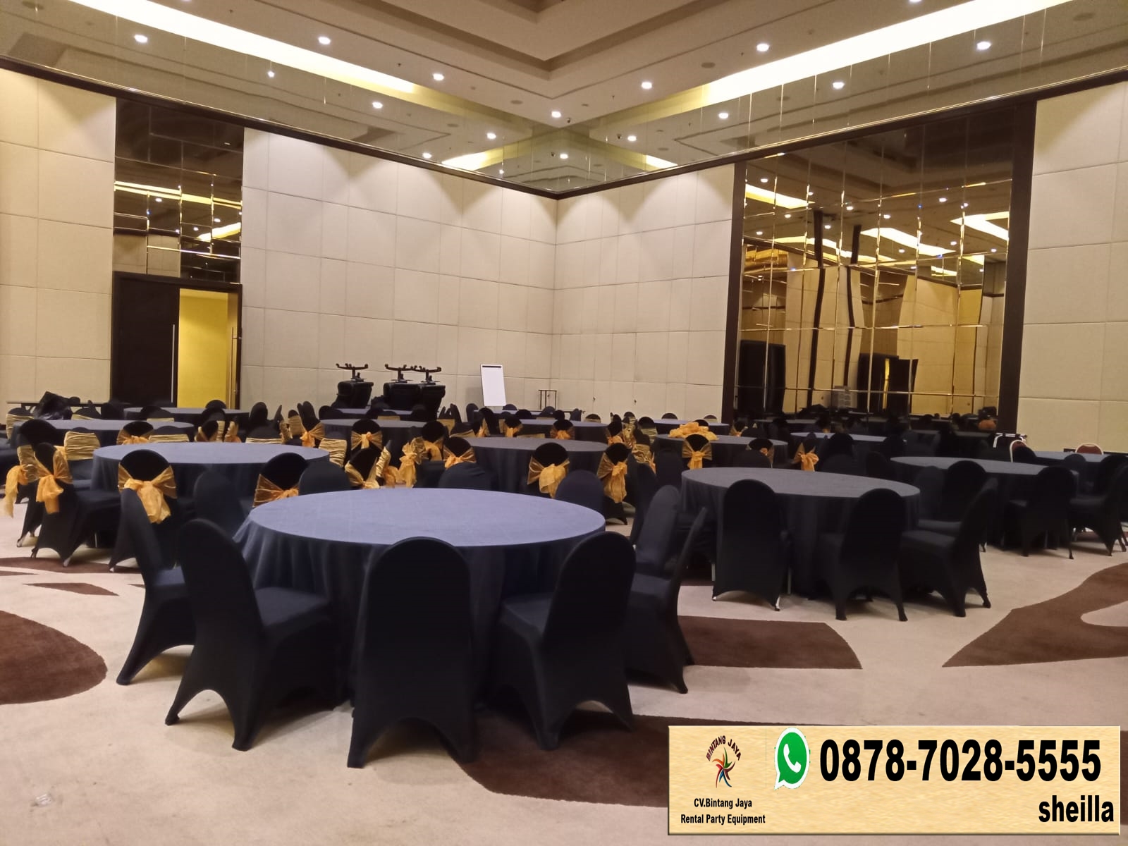 Sewa meja Bundar Dan Kursi Futura Cover Hitam Kebayoran Lama