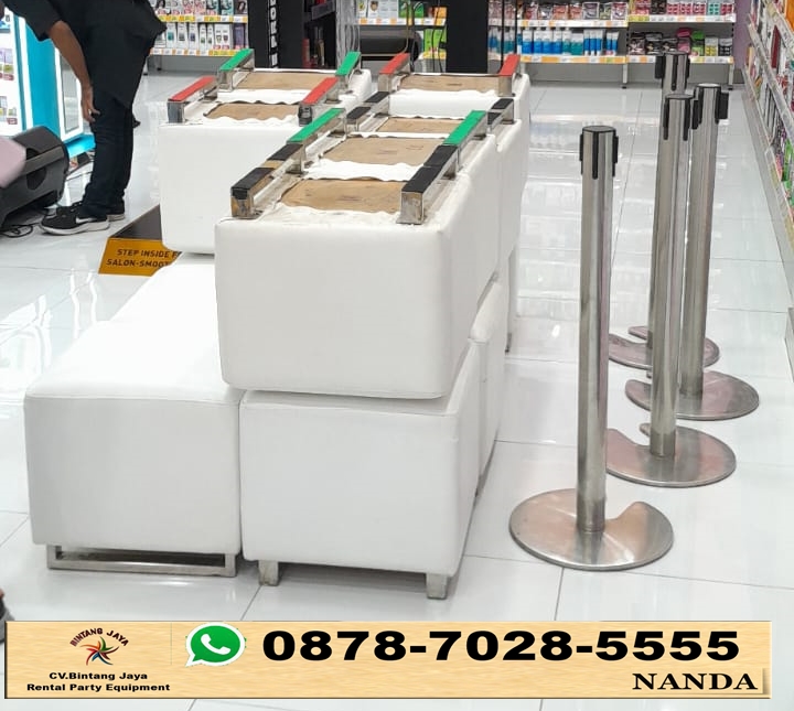 Jasa Sewa Puff Single Putih Kaki Stainless di Serang Banten