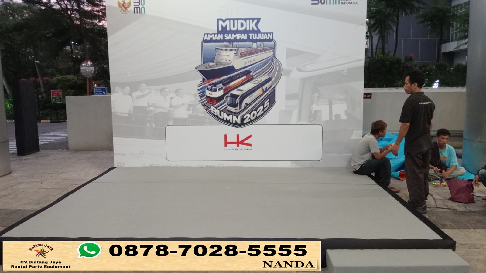 Rental Panggung Karpet Abu-Abu Dan Backdrop Out Door Area Jakarta