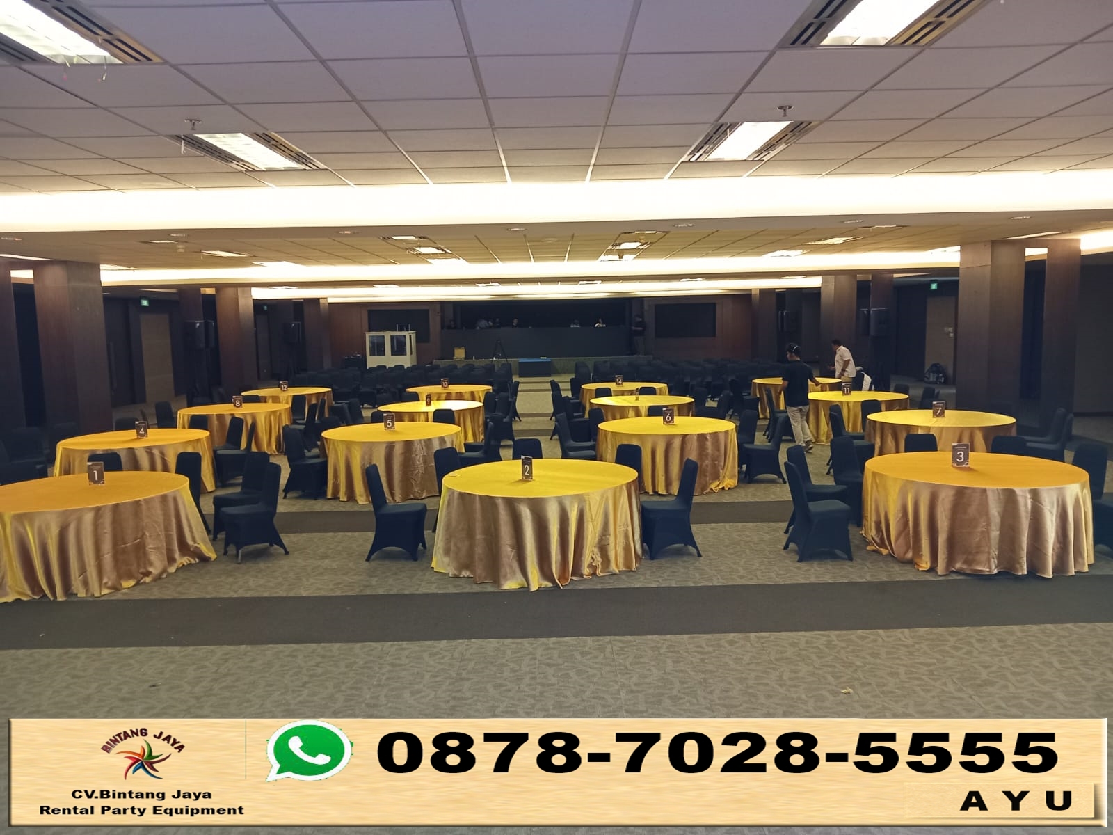 Sewa Meja Bundar Diameter 180cm Warna Gold Di Bekasi