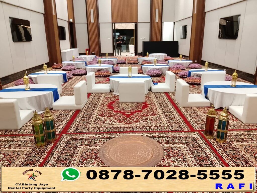 Sewa Karpet Permadani Coklat Sofa Lesehan & Meja Lesehan Cover Biru Semanggi Jakarta Selatan