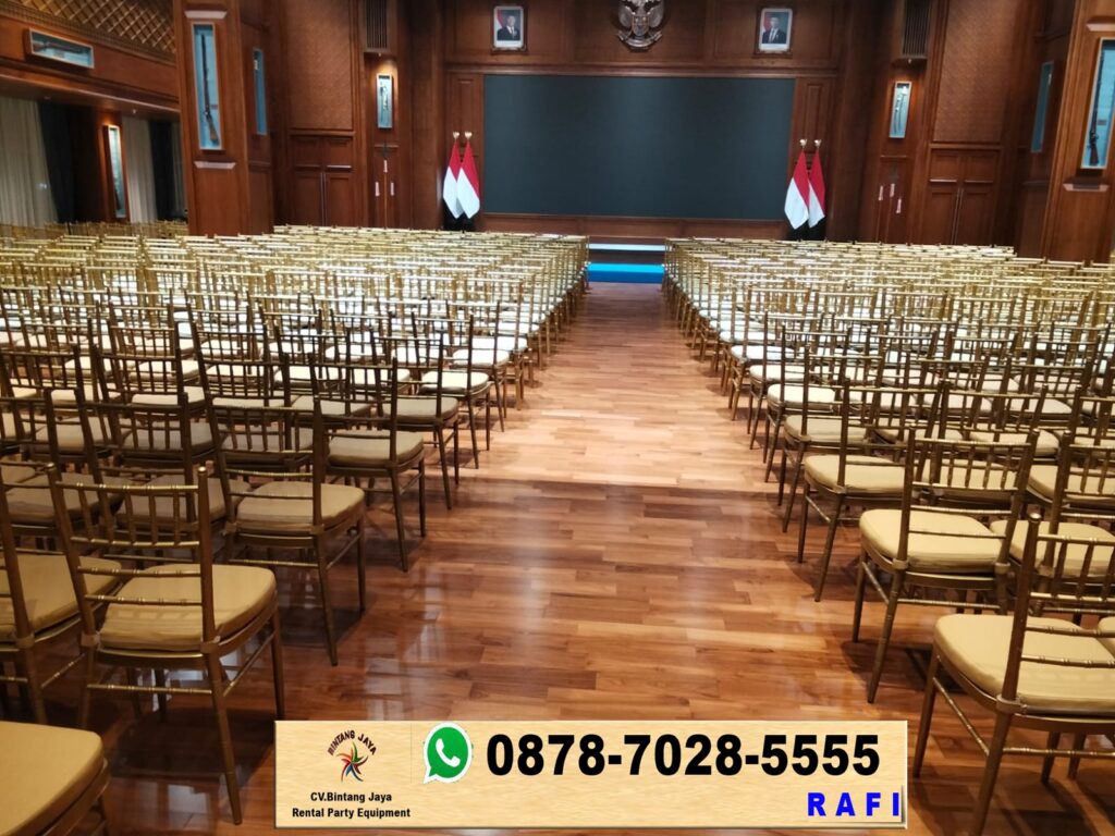 Rental Kursi Tiffany Kayu Jati Warna Gold Busa Tebal Jakarta