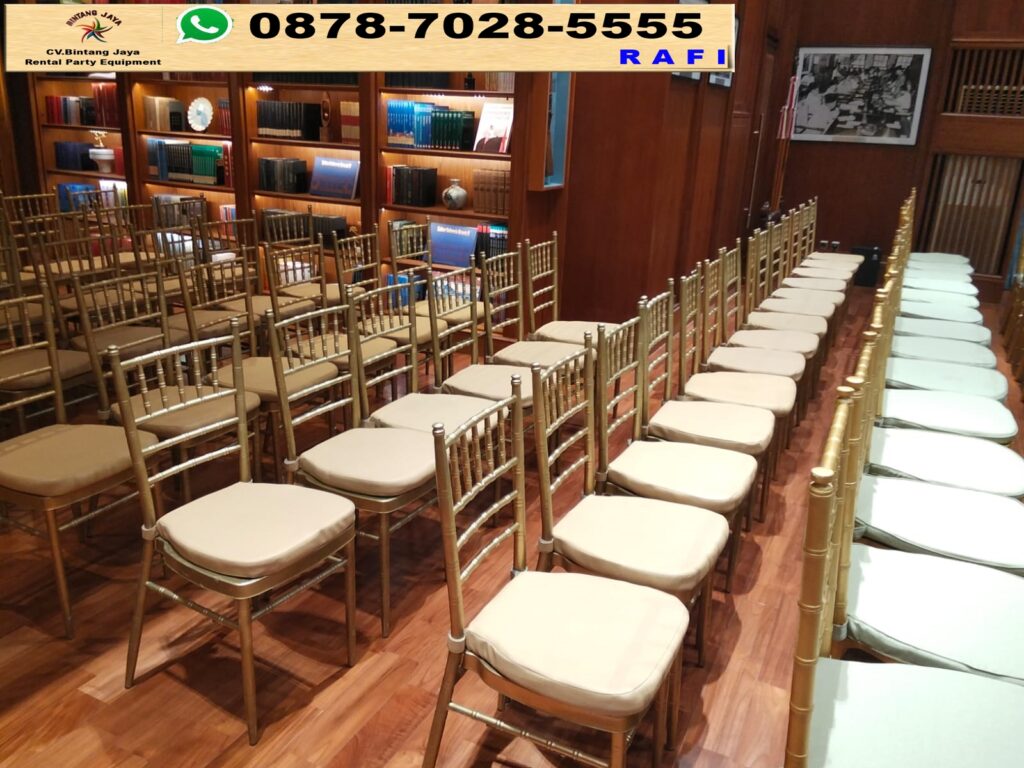 Rental Kursi Tiffany Kayu Jati Warna Gold Busa Tebal Jakarta