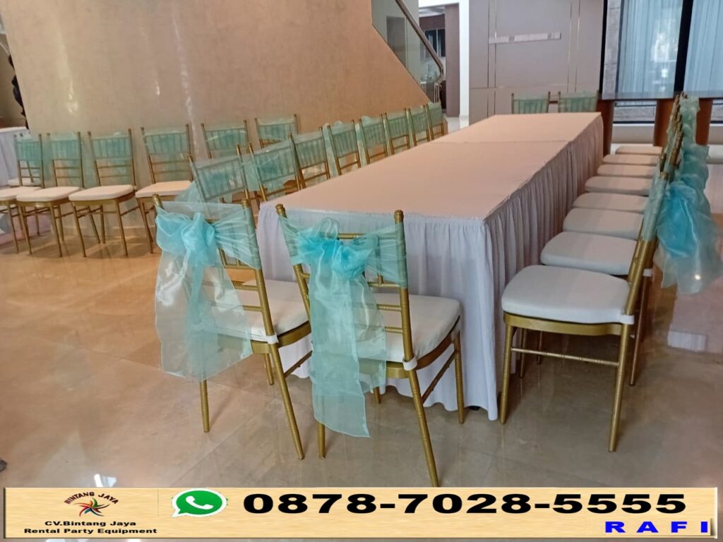 Sewa Kursi Tifani Gold Bantalan Putih Pita Biru Muda Dan Meja Ibm Jakarta