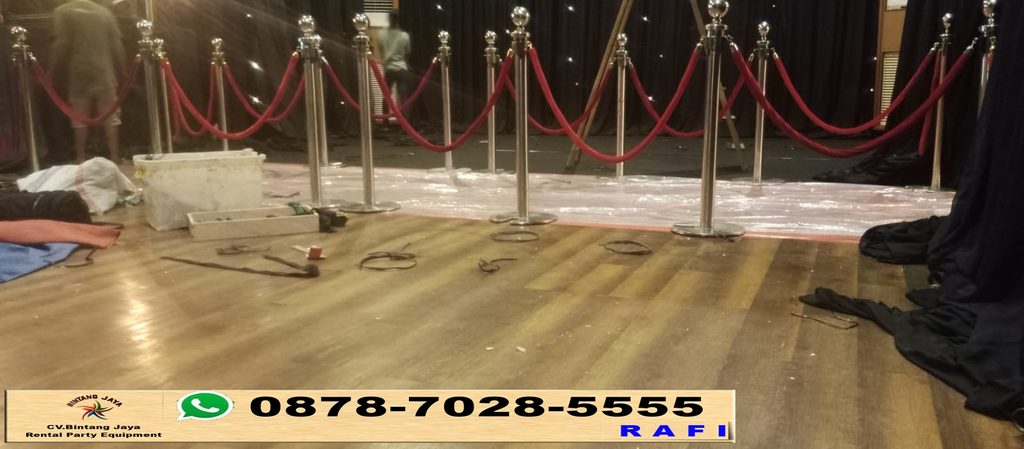 Sewa Rope Stand VIP Tali Bludru Merah Jakarta 0878-7028-5555