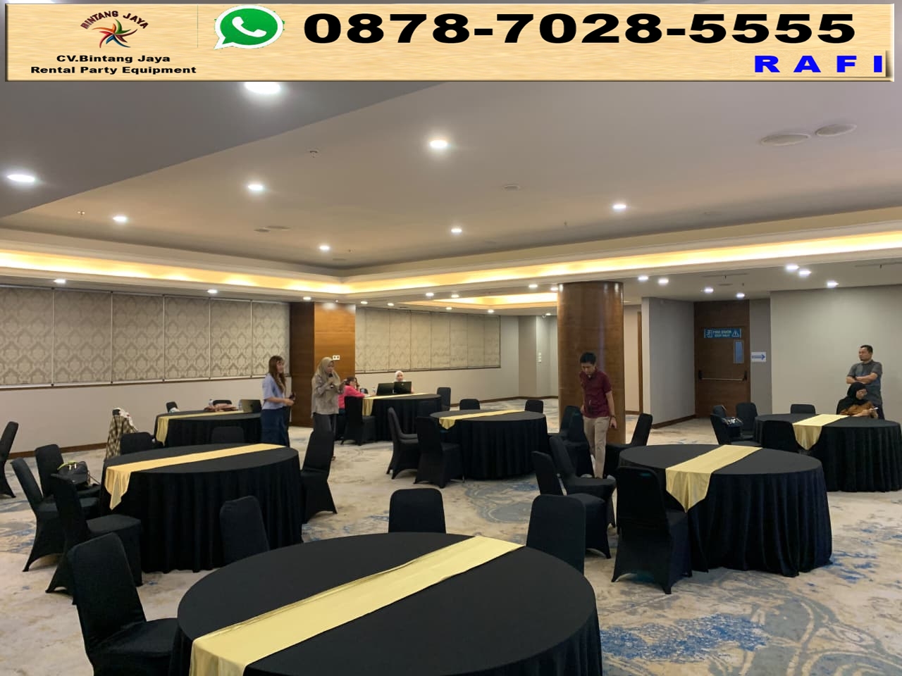 Rental Meja Bundar Taplak Hitam Runner Gold Jakarta.1 Rental Meja Bundar Taplak Hitam Runner Gold Jakarta