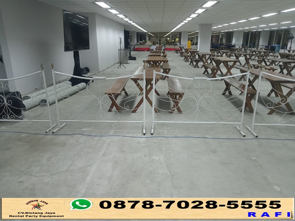 Sewa Pembatas VIP Putih Jakarta 0878-7028-5555